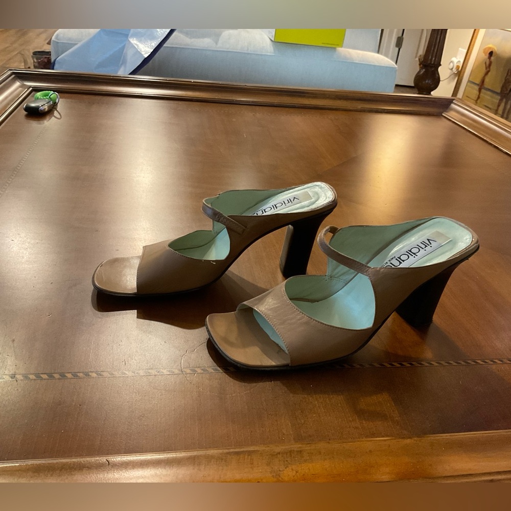 Beige leather slip on heels, beautiful Italian leather
